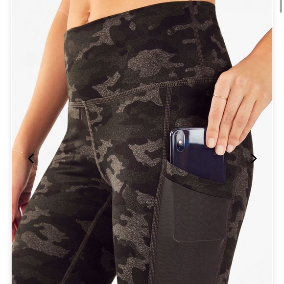 On-the-Go Legging - Picture 1 of 3